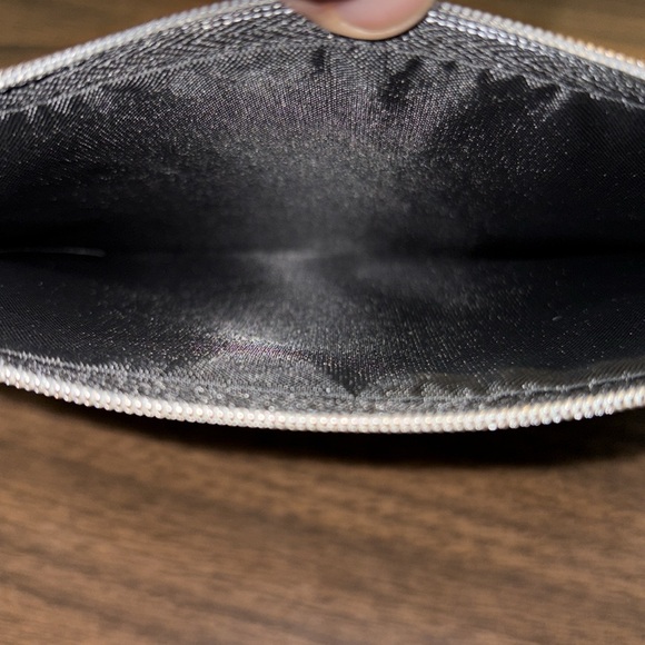 Marc Jacobs Runway Spring 2020 Limited Edition Makeup Bag - Picture 3 of 3